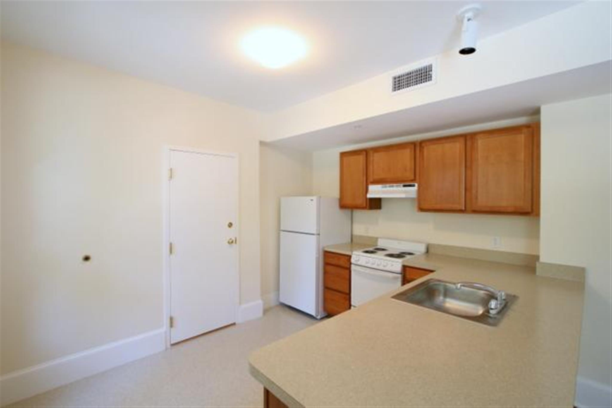 2 bed, 1 bath apartment for rent at 881 Cambridge Unit 23, Central Square — photo 7 of 10