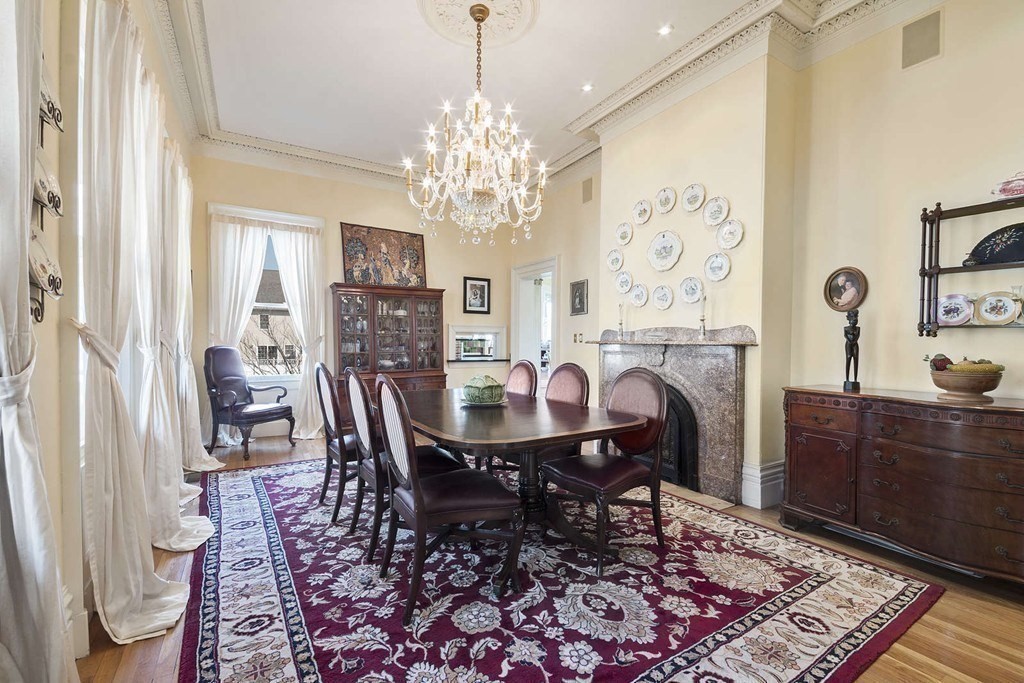 519 Main St, Waltham