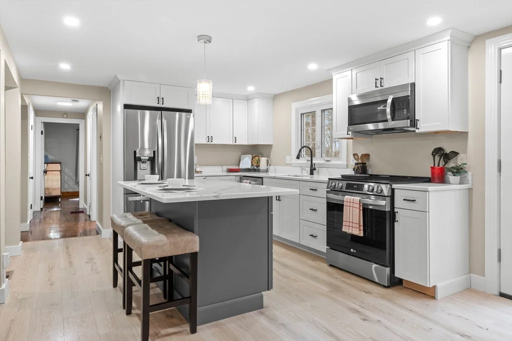 123 Pond St, Georgetown