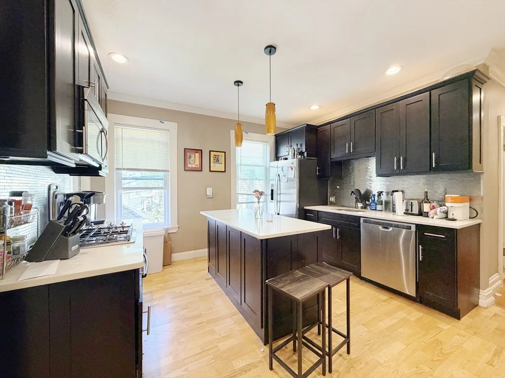 17 Pleasant St, Dorchester