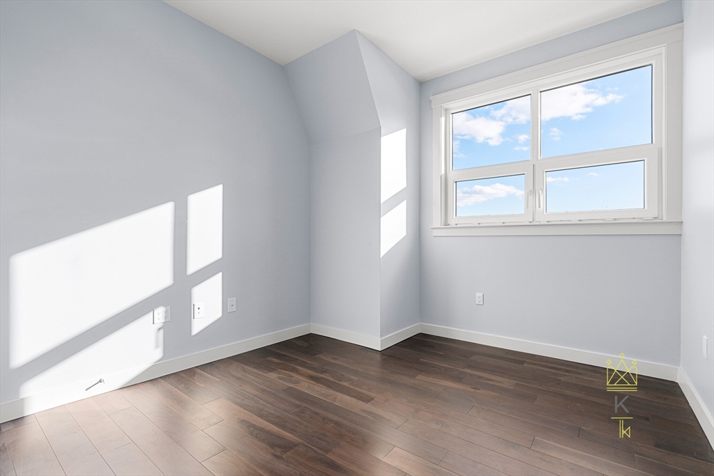 136 Babcock St, Coolidge Corner