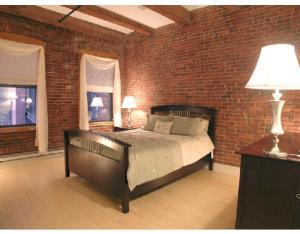 254 Friend St, West End