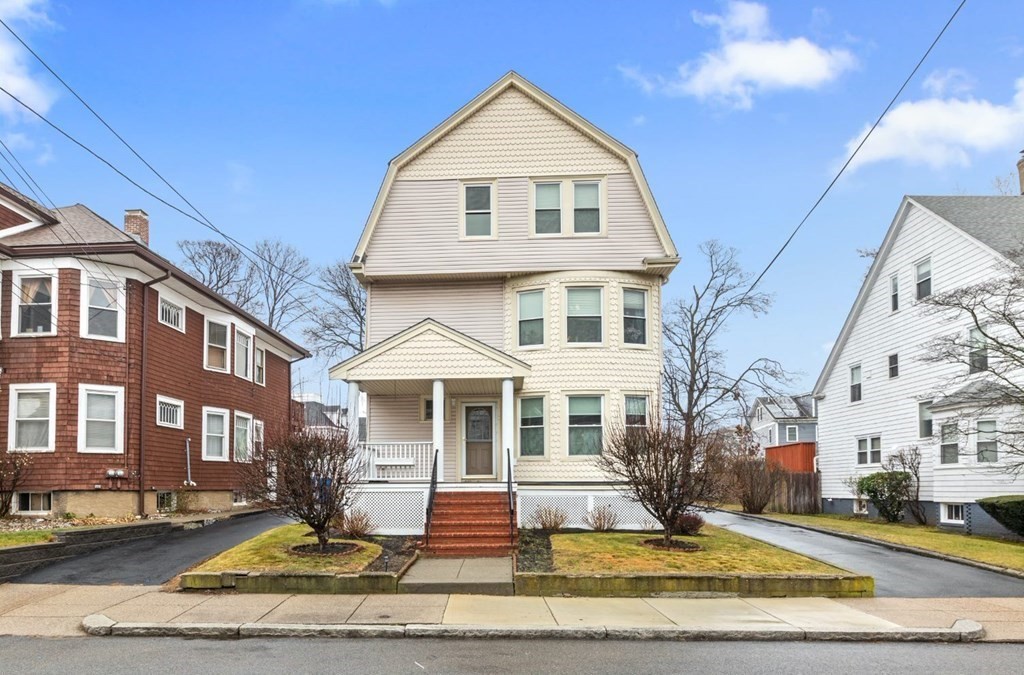 76 Fremont St, Winthrop