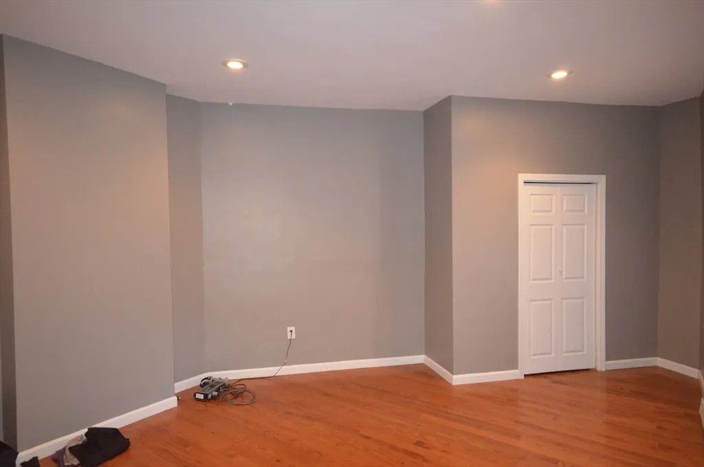 147 Meridian St, East Boston