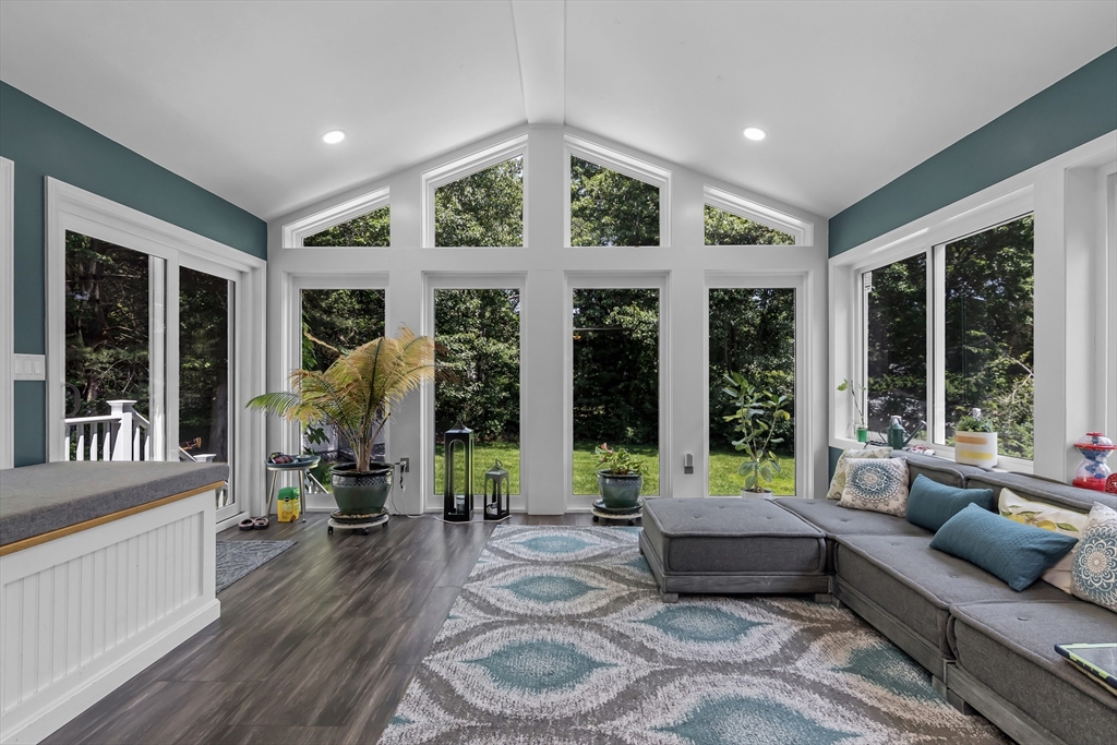 322 Nashua Rd, Billerica