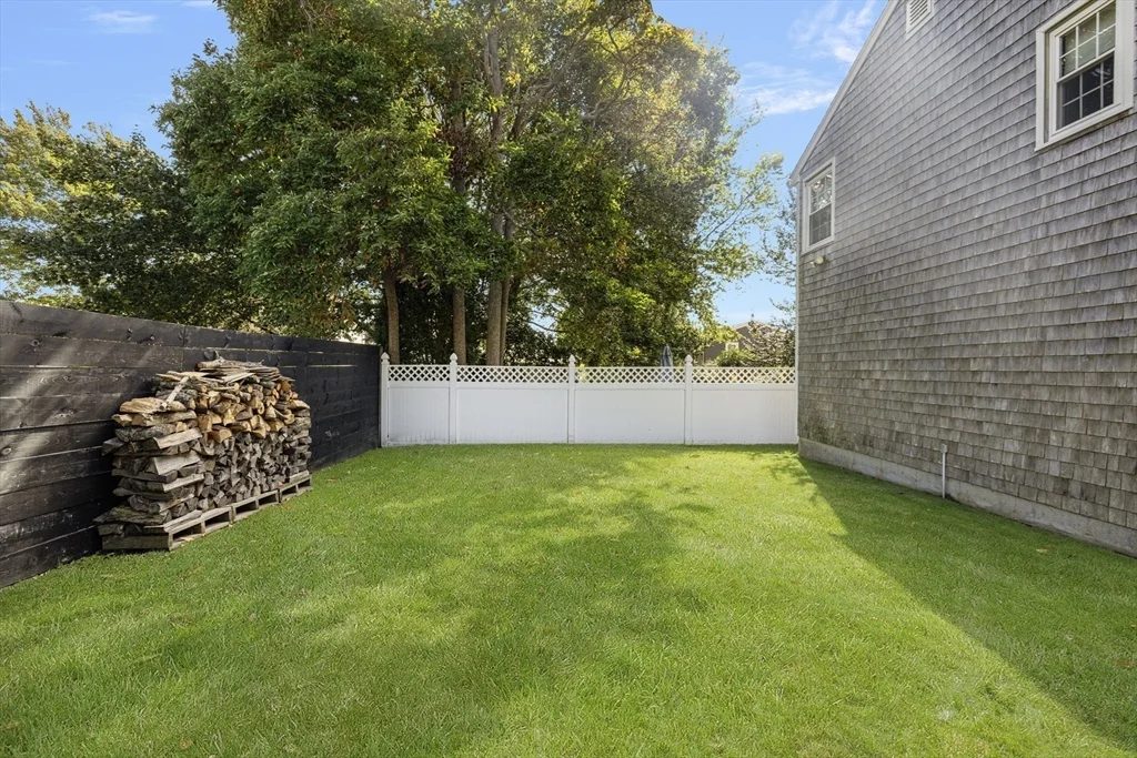 42 Fairmount St, New Bedford