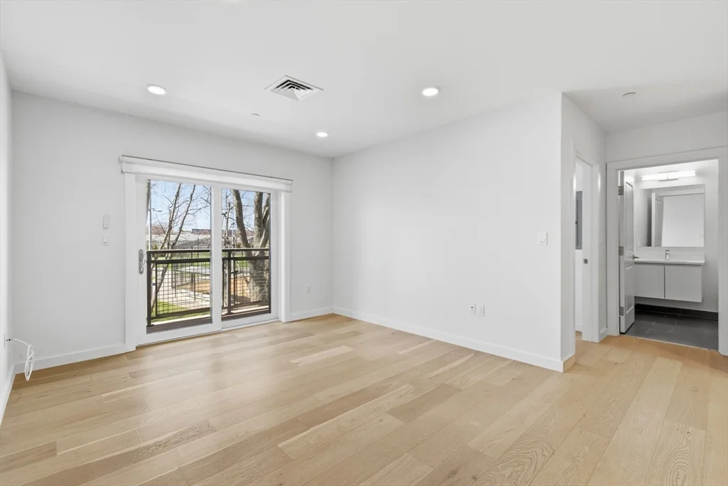 16 Boardman St, East Boston