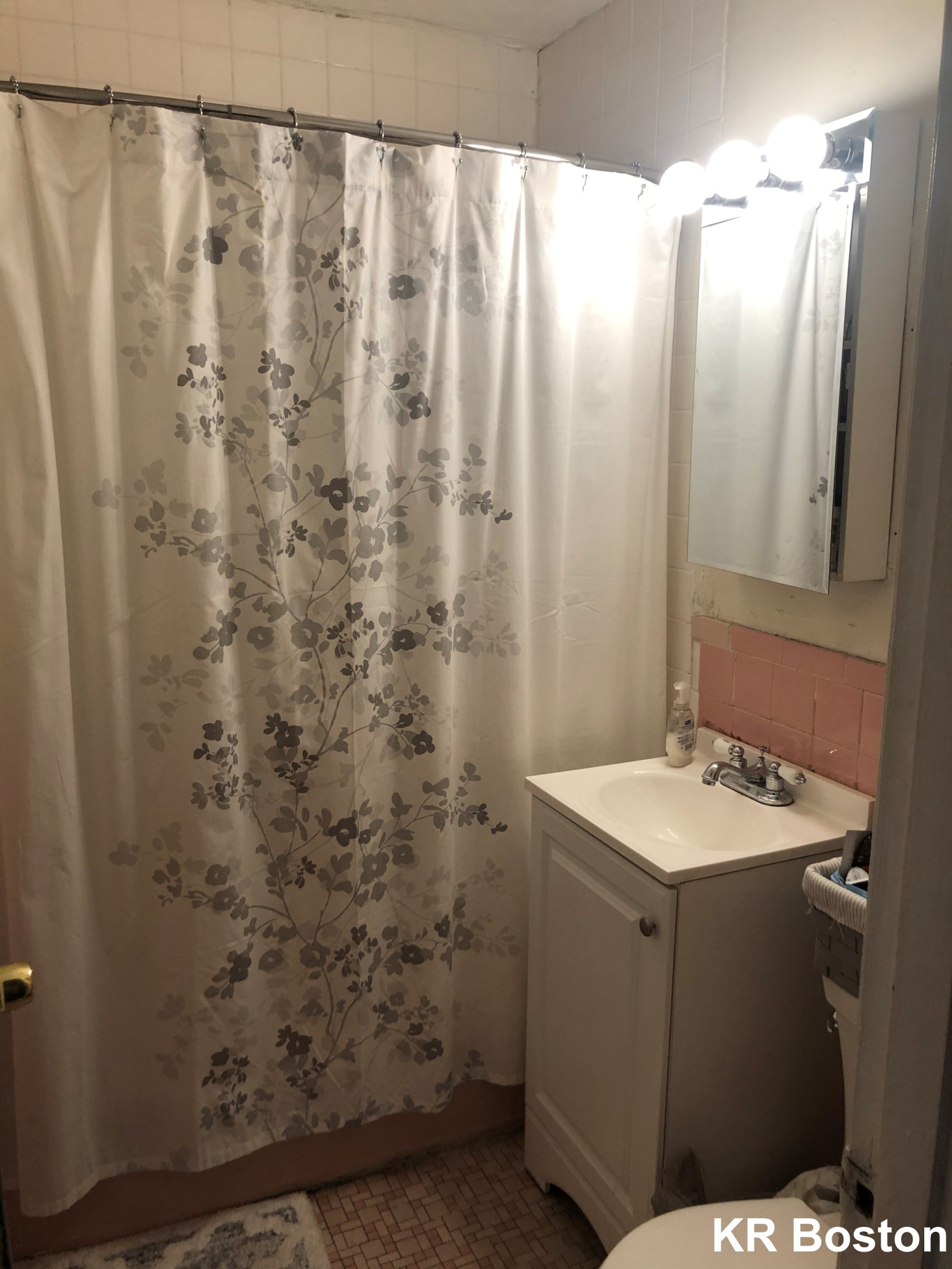 1 bed, 1 bath apartment for rent at 513 Beacon St Unit 4, Back Bay — photo 3 of 5