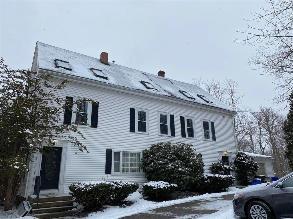 161 Cedar St, Milford