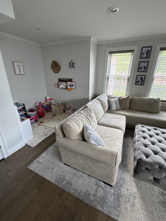 49 Leyden St, East Boston