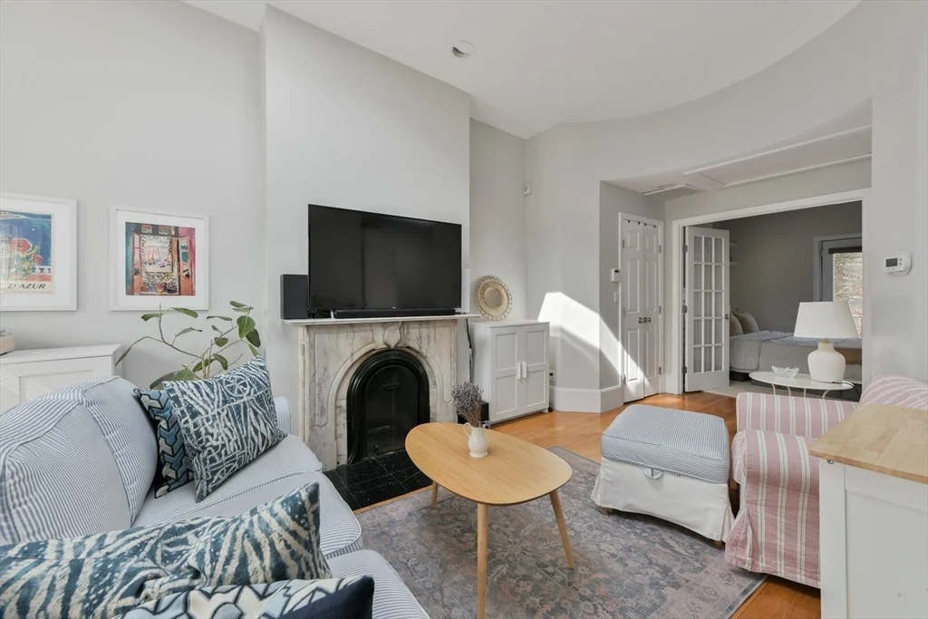 219 W Newton St, South End