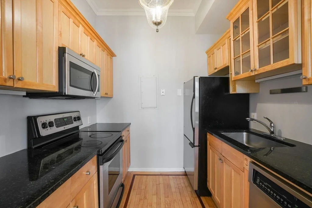 617 Massachusetts Ave, Roxbury