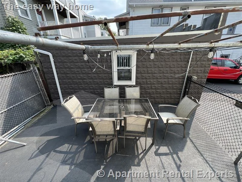 65 Boston Ave, Ball Square