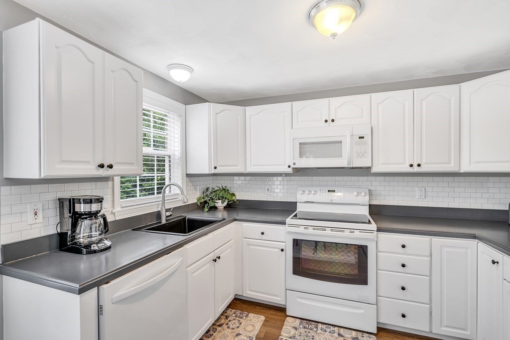 74 Juniper Ln, Tewksbury