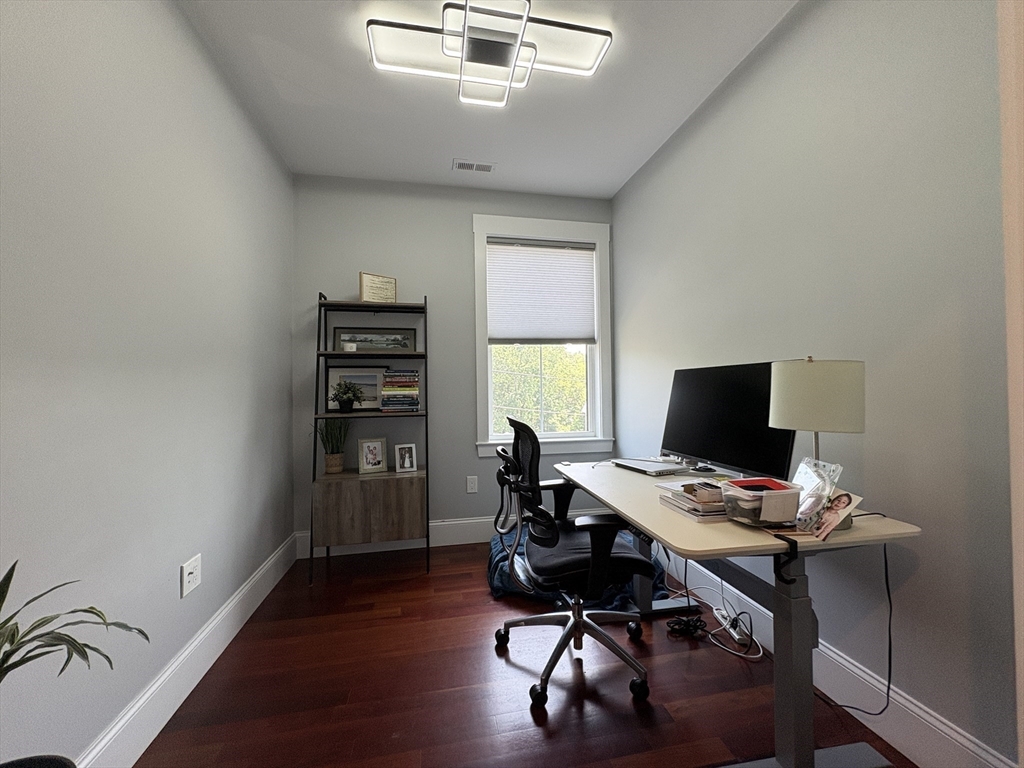 92 Dothan St, Arlington