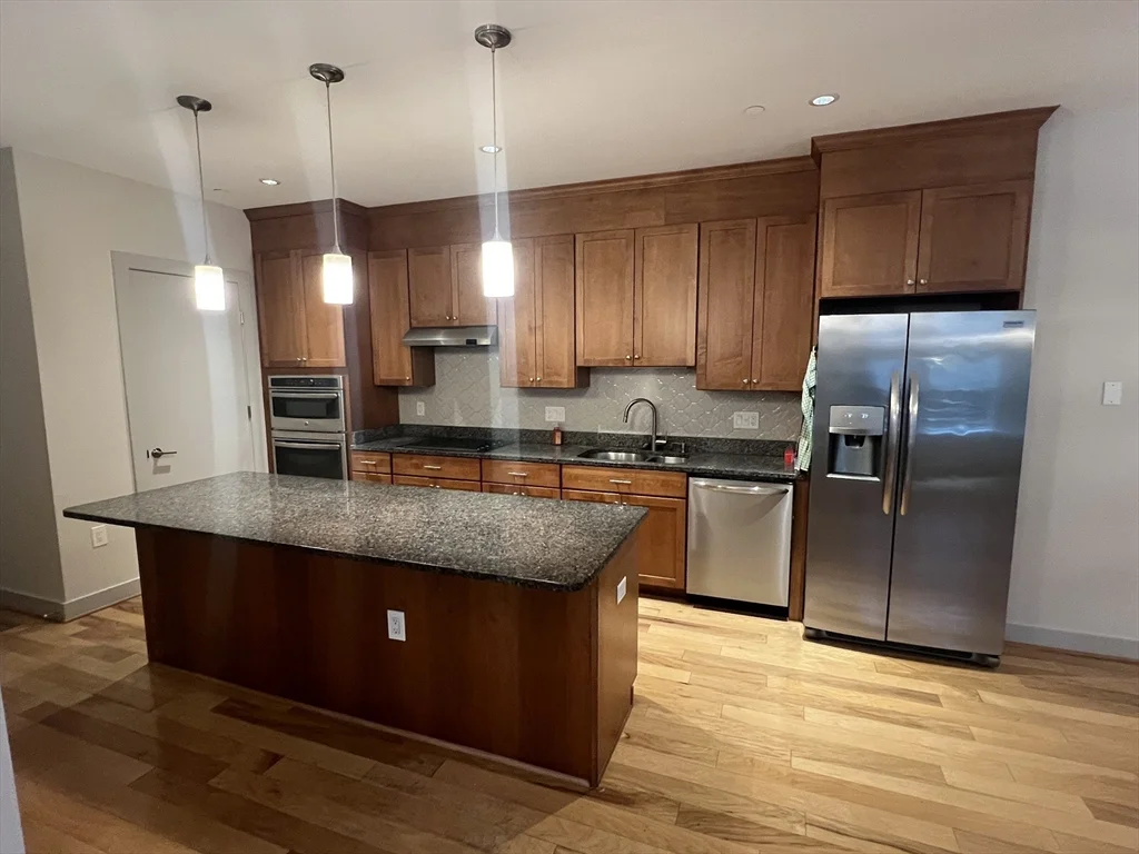 150 Adams St, Newton