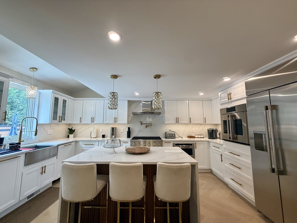 14 Bernard Circle, Tisbury