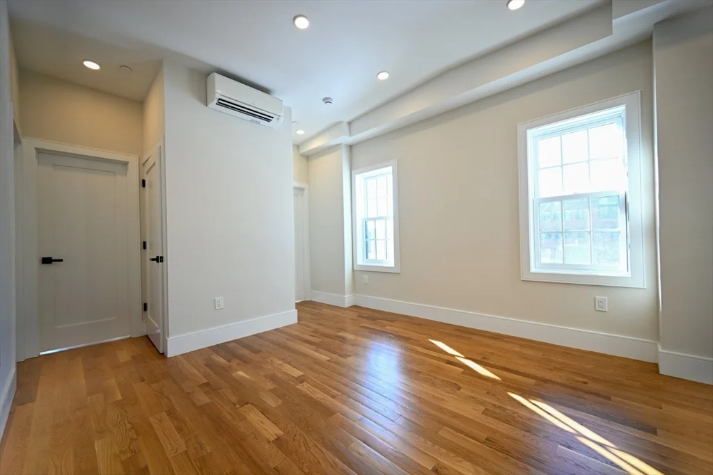 18 Winchester St, Back Bay