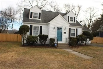 25-27 Ferris Ave, East Providence