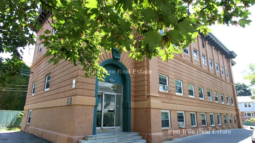 10 Armington St, Allston