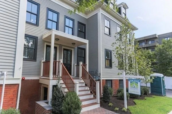 132 Perkins St, East Somerville