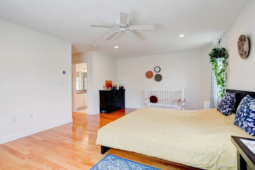 3 Hawthorne St, Woburn