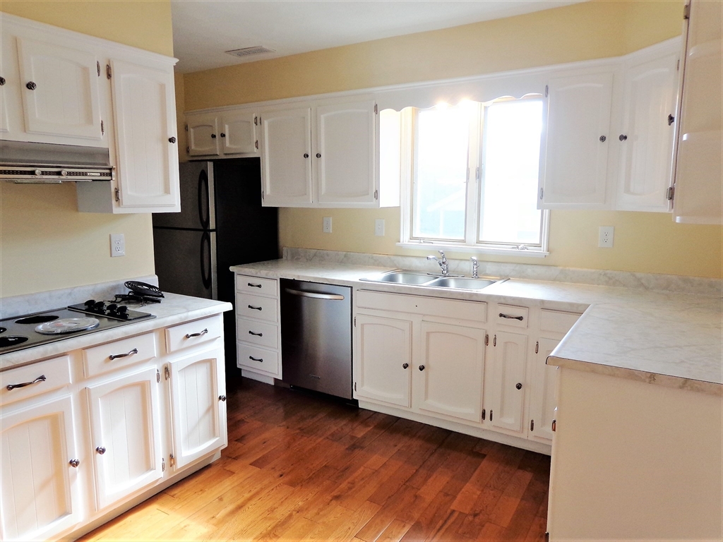 117 Lewis Rd, Belmont