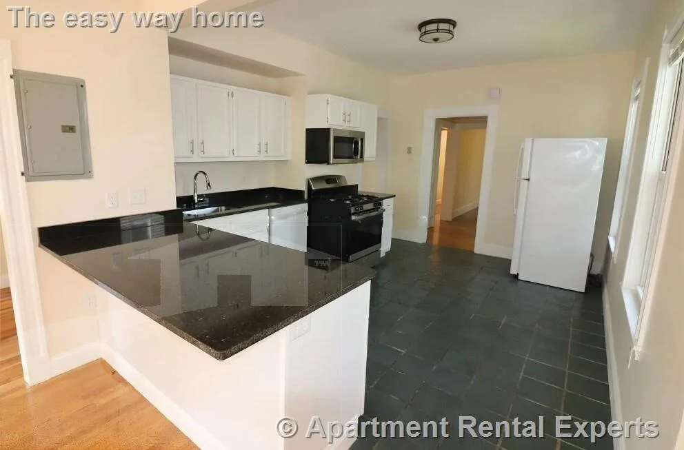 2572 Massachusetts Ave, North Cambridge