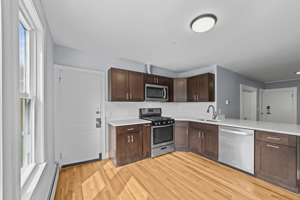 516 Washington, Brighton