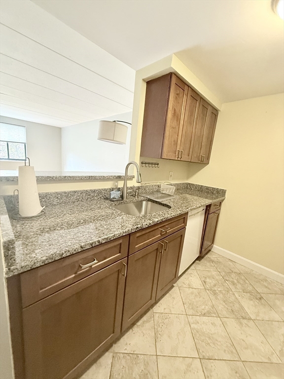 1933 Commonwealth Ave, Brighton