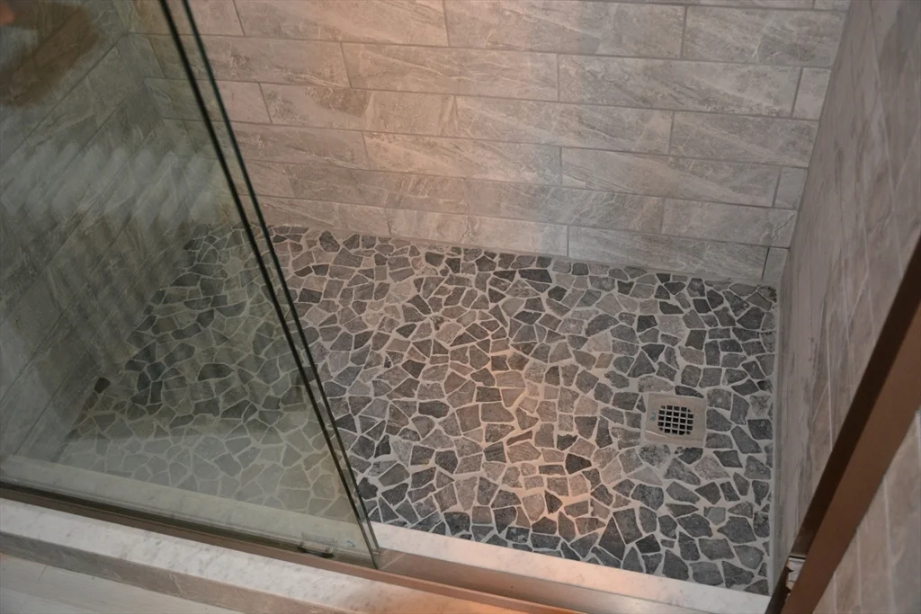 27 Emmons St, Milford