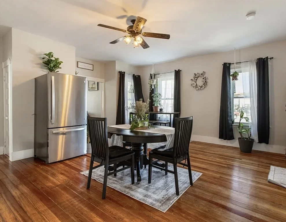 1037 Cove Rd, New Bedford