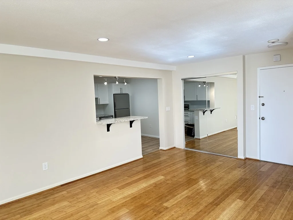 1004 Paradise Rd, Swampscott