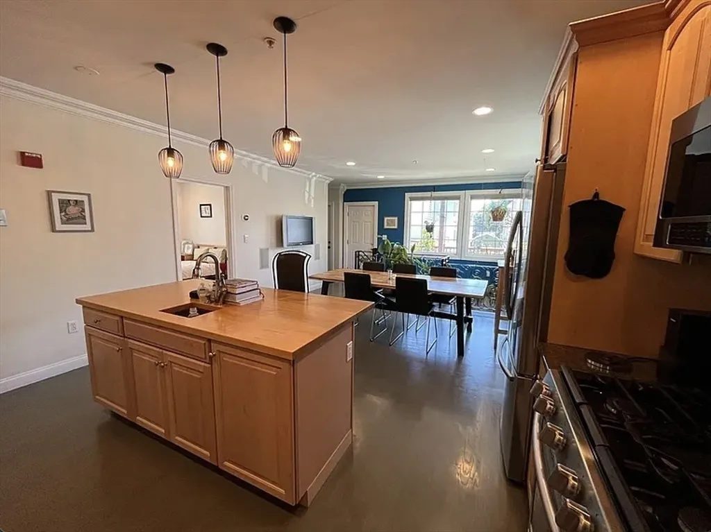 20R Cross St, East Somerville