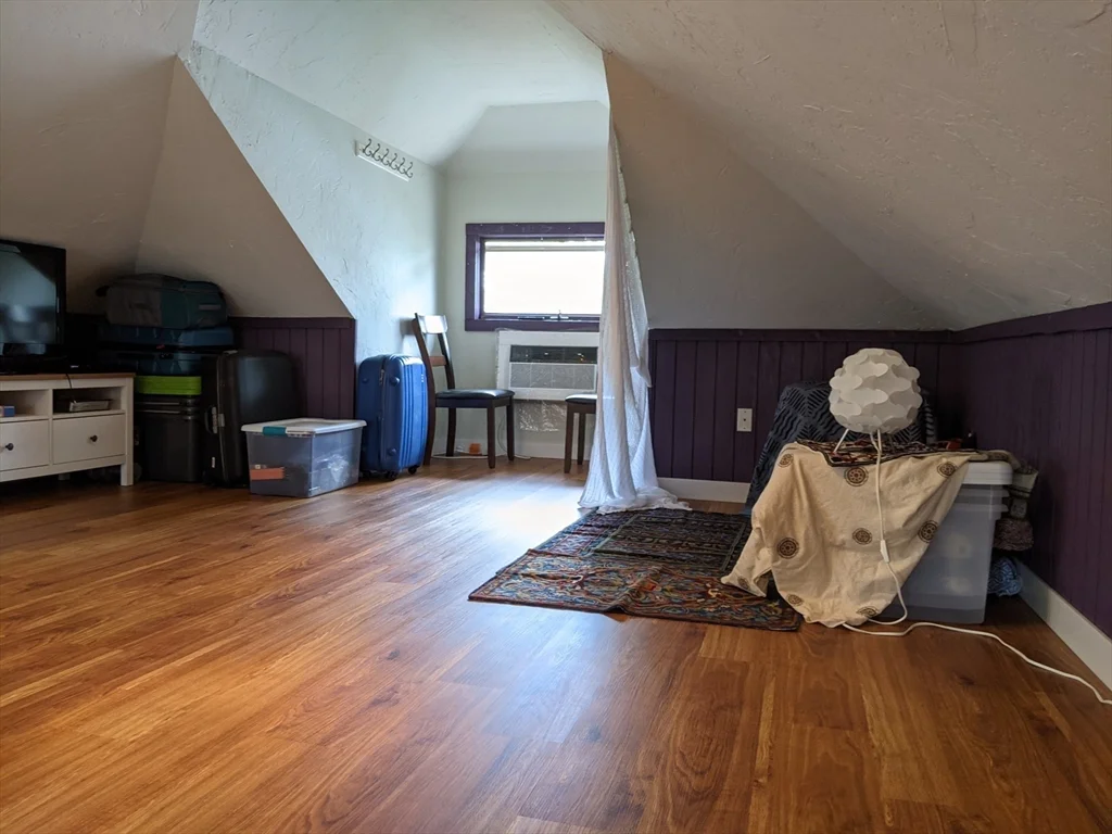 184 White St, Belmont