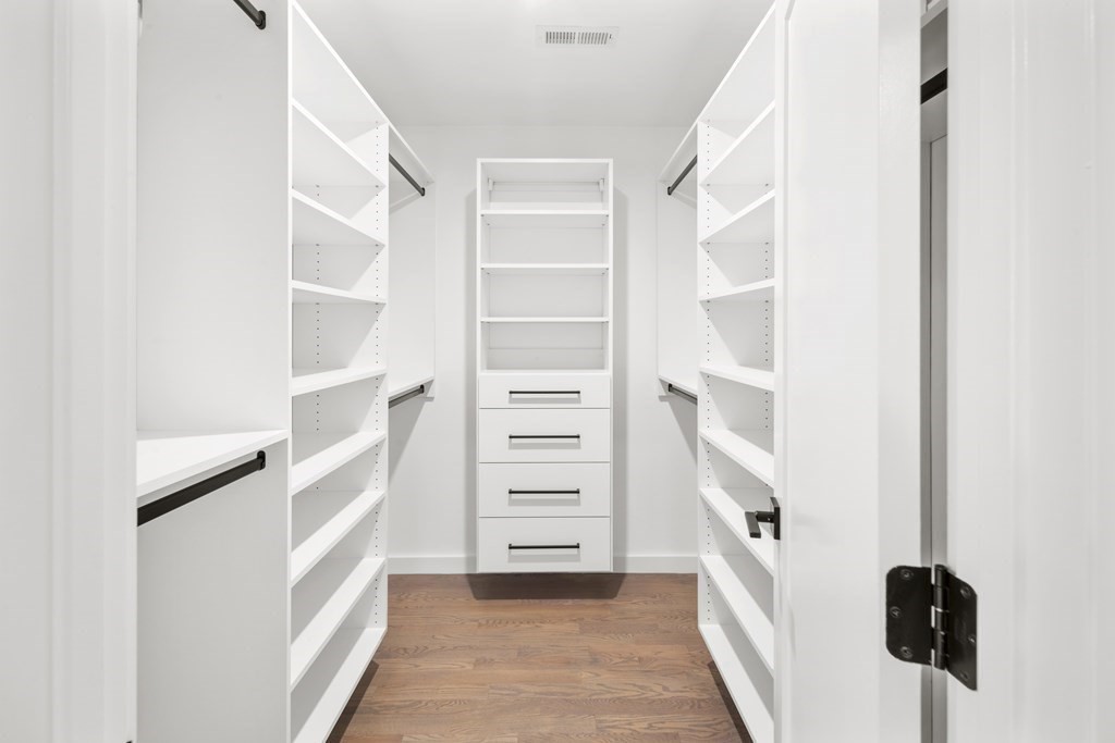 70 Walker St, Newtonville