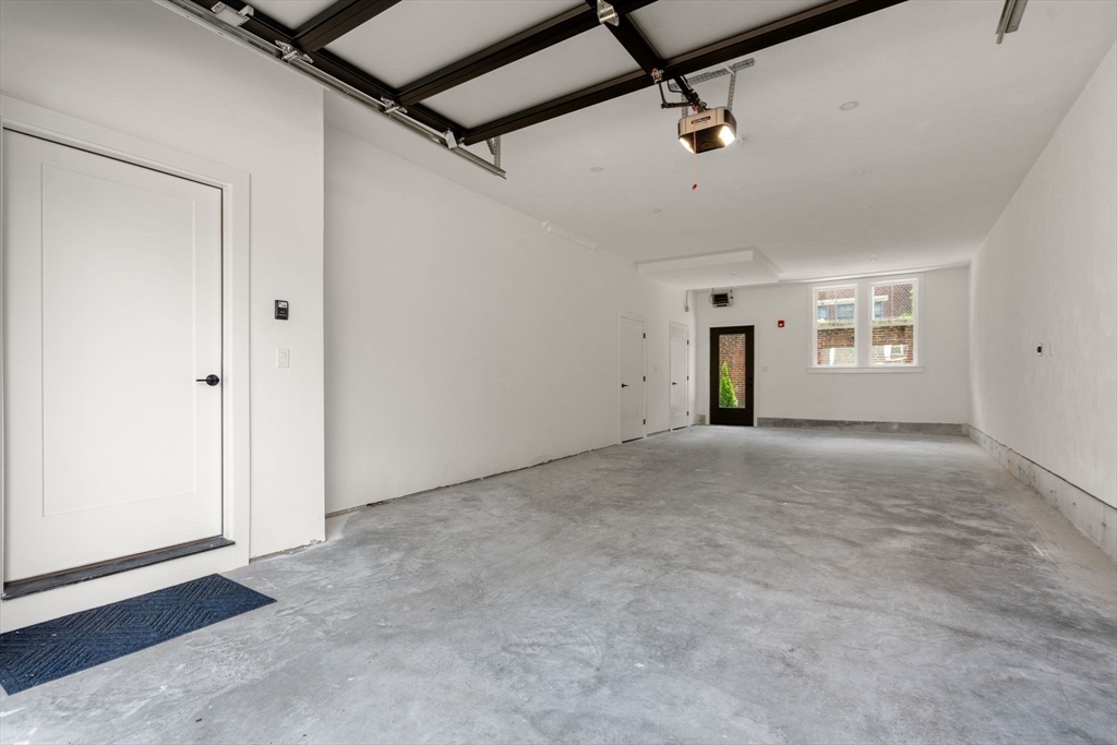 176 School St, Jamaica Plain