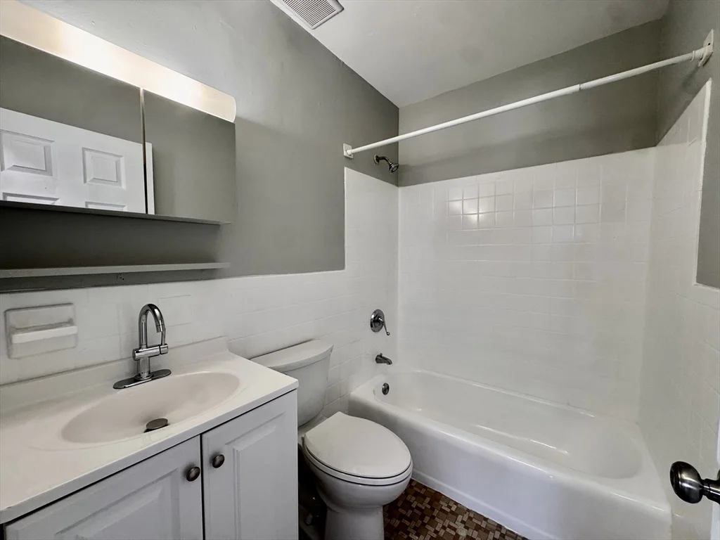 837 River St, Hyde Park