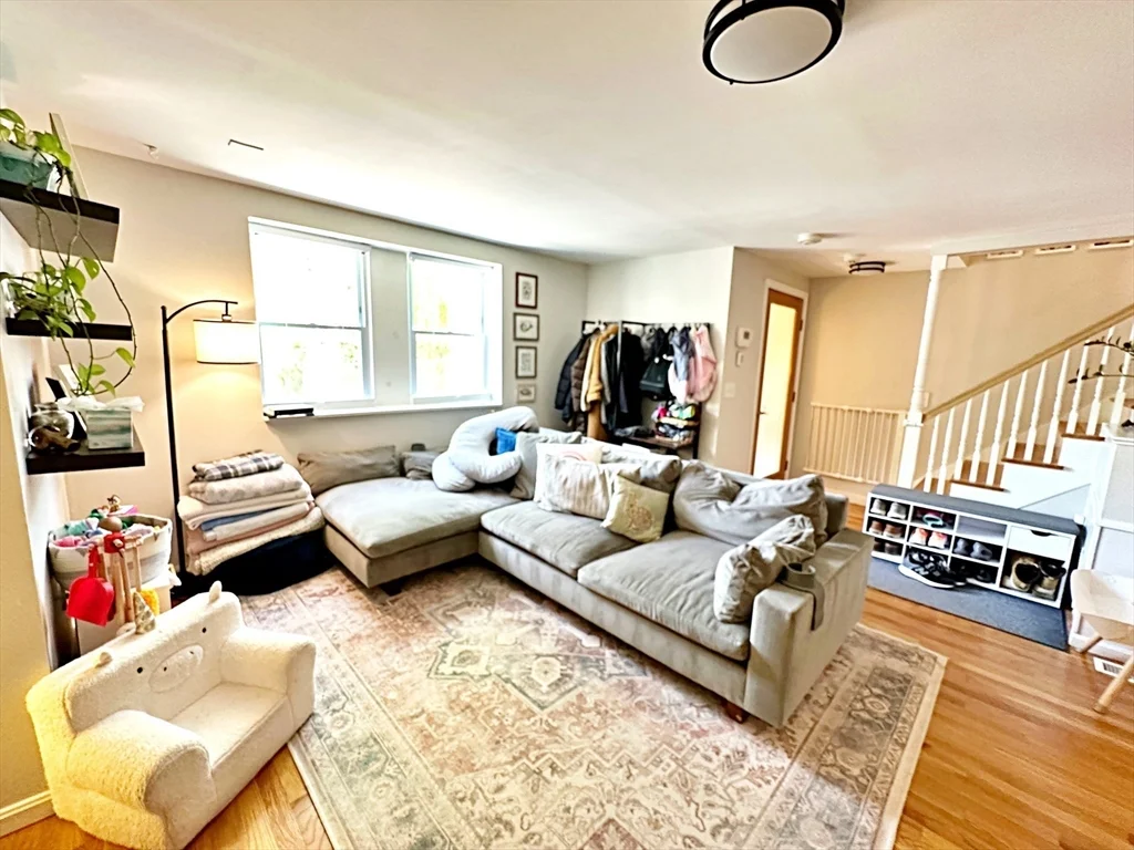 72 Cottage St, East Boston