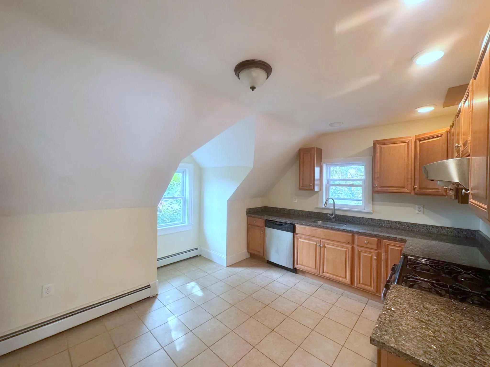 102 Sycamore St, Winter Hill