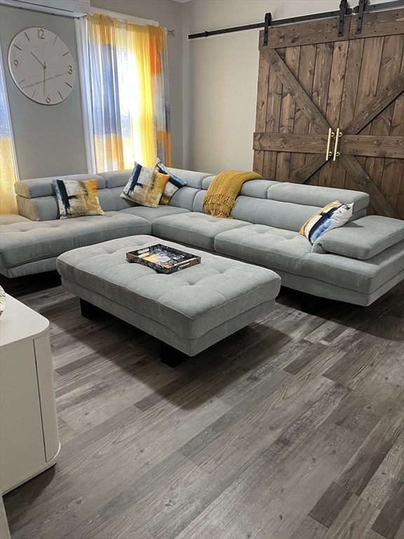 128 Dartmouth, South