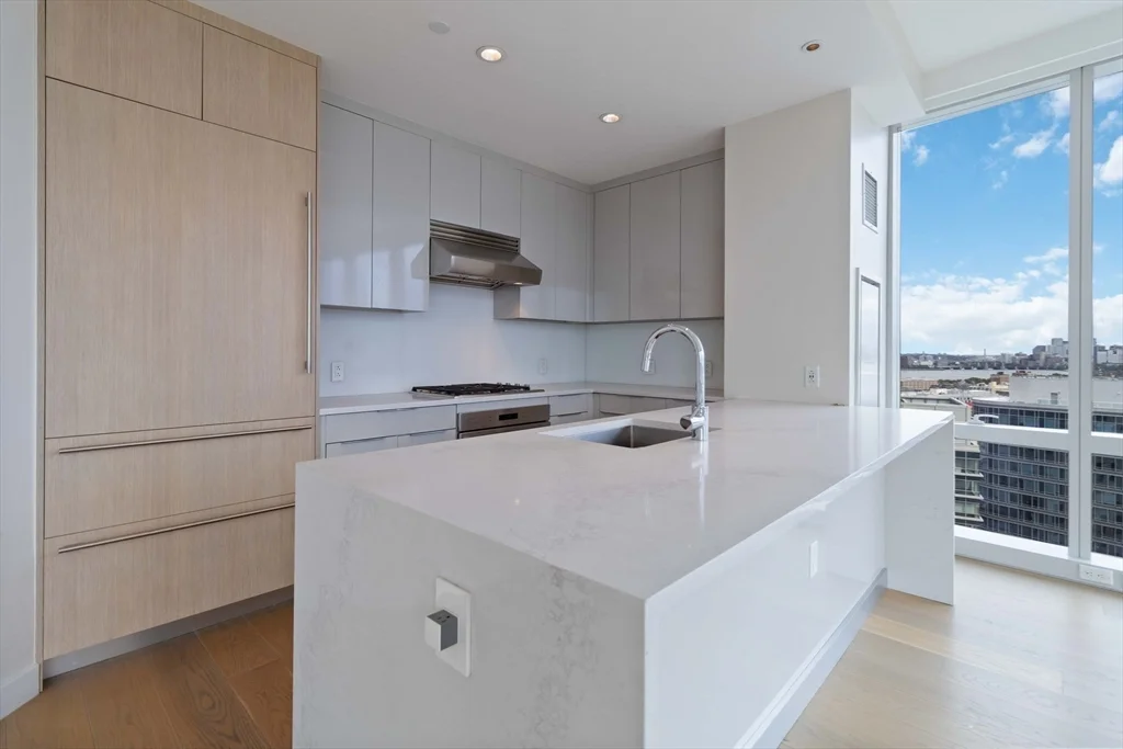 188 Brookline Ave, Fenway