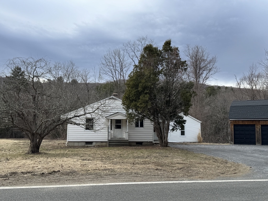 16 Knightville Dam Rd, Huntington