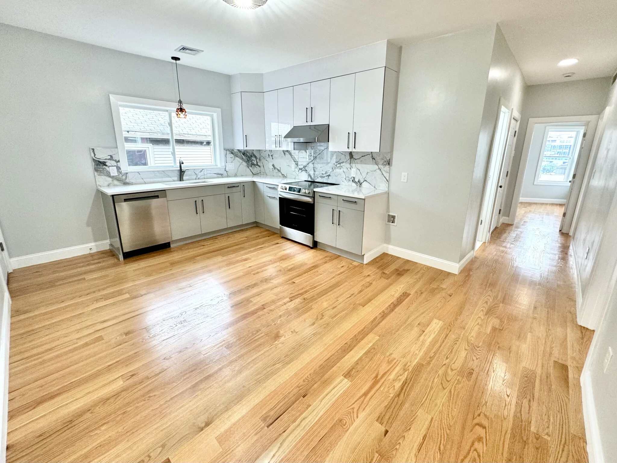 190 Hillside St, Mission Hill