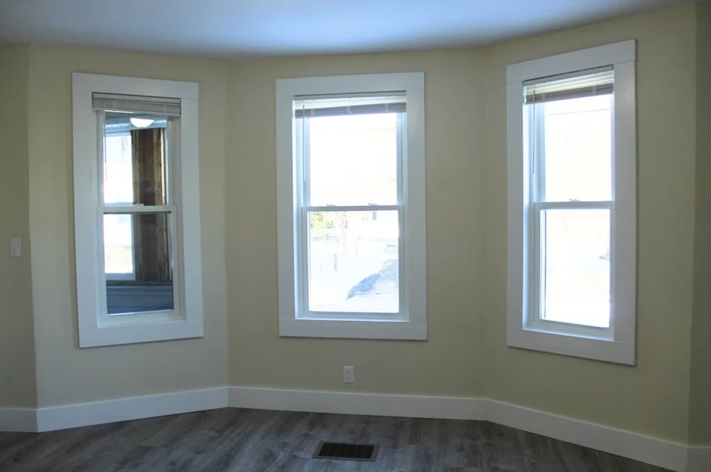 78 Endicott St, Peabody