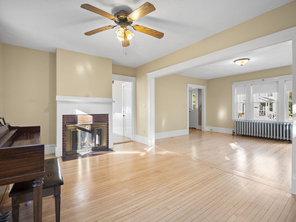 14 R Charles St, Danvers