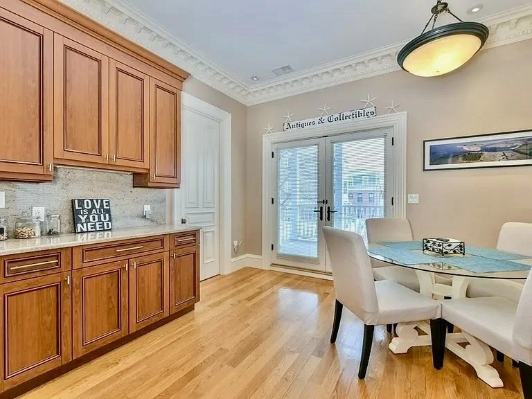 61 M, South Boston