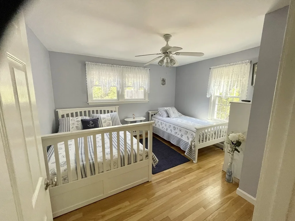 182 Beacon St, South Yarmouth