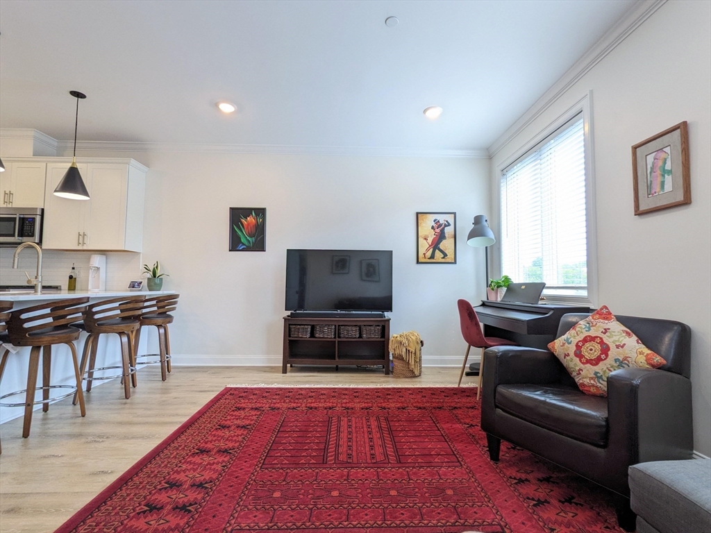 4281 Washington, Roslindale