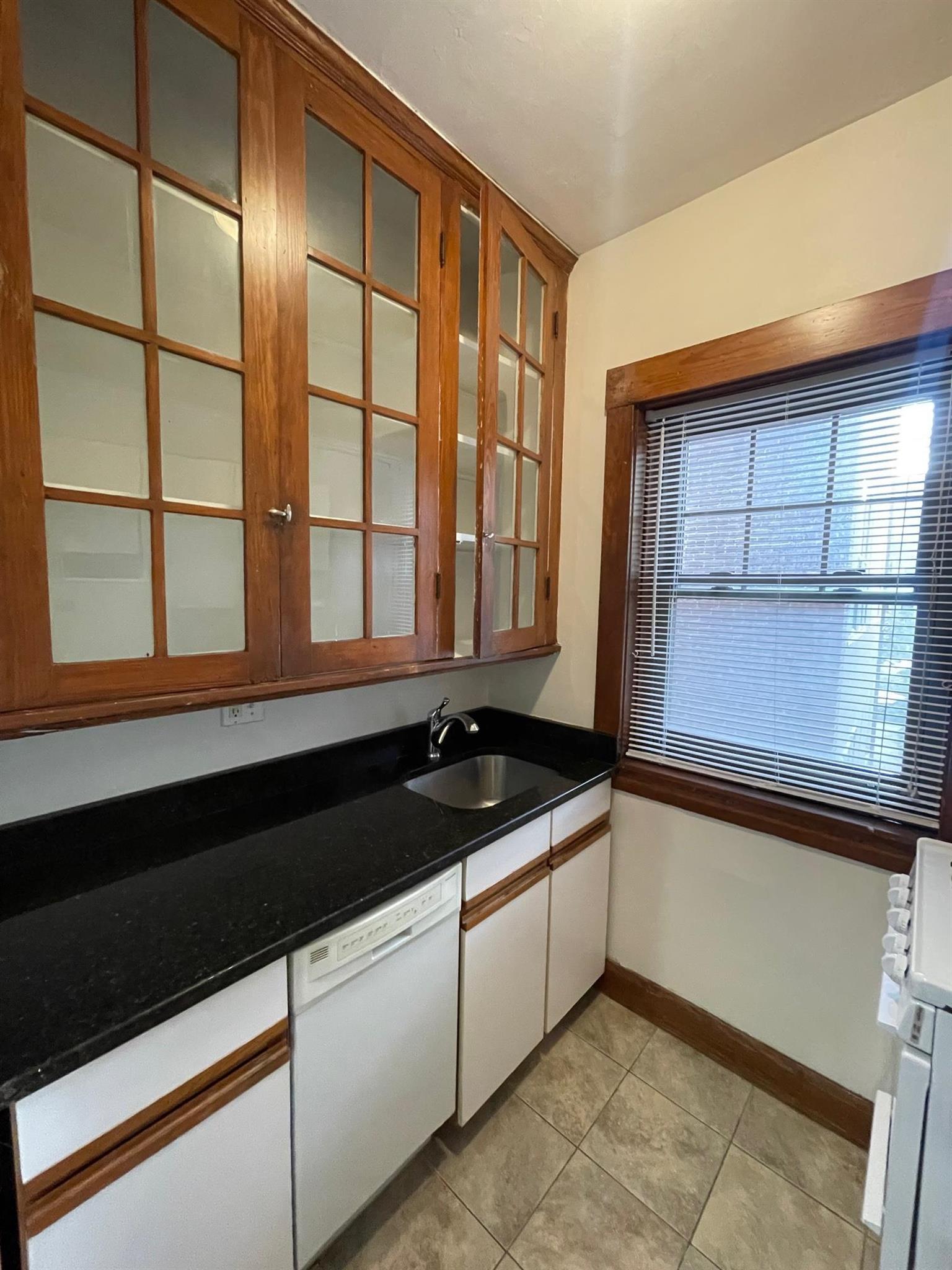 5 Linnaean St, Neighborhood Nine